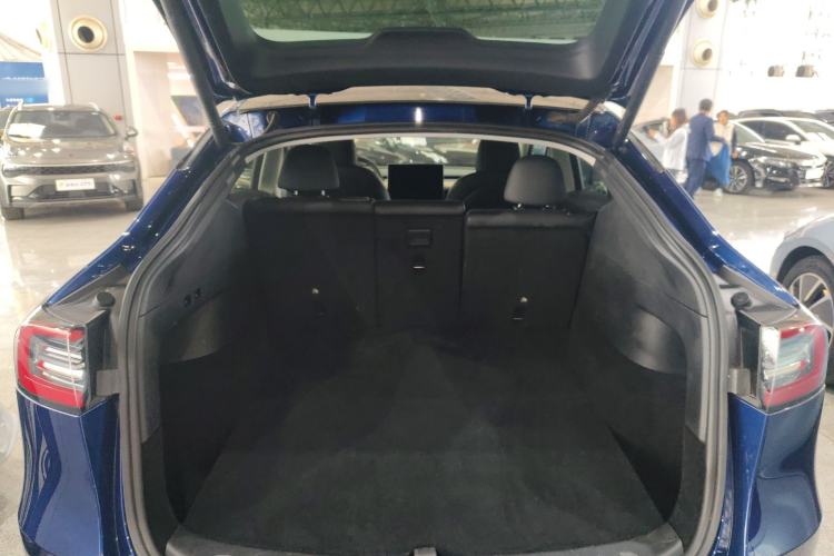Used Tesla Model Y 2021 Long-Range All-Wheel-Drive Version 3D7 Trunk