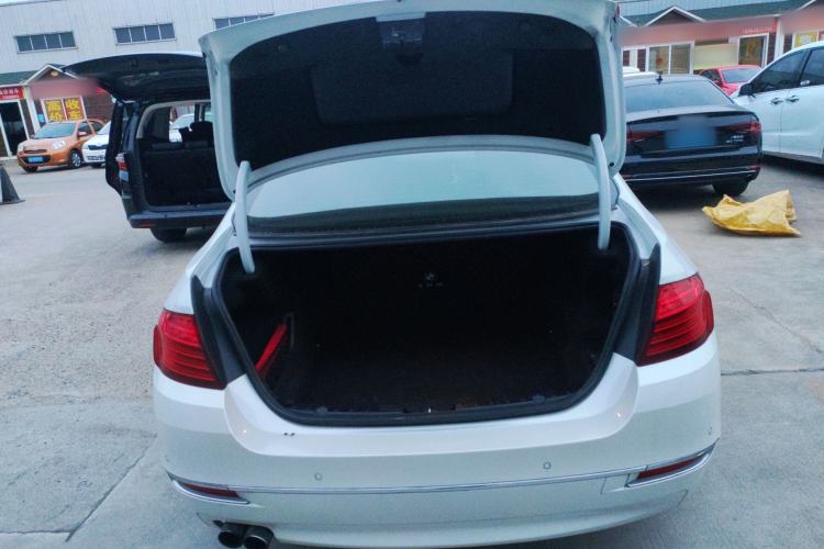 Used BMW 5 Series 2014 525Li Luxury Design Package Trunk