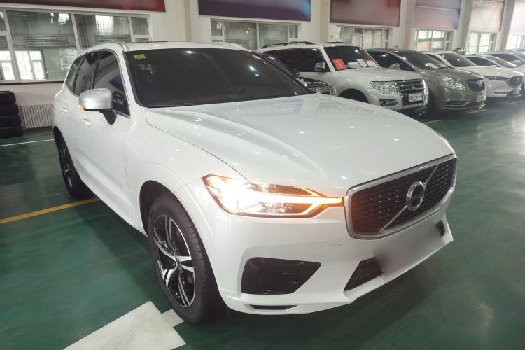 Used Volvo XC60 2019 T5 4x4 Smart & Dynamic Sport Edition China VI Standard