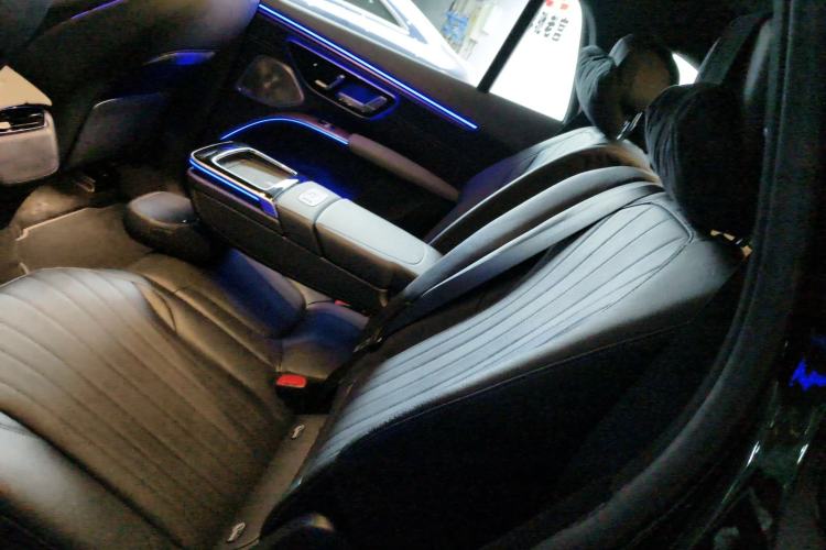 Used Mercedes-Benz EQS SUV 2023 450 4MATIC Pioneer Edition