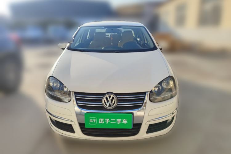 Used Volkswagen Sagitar 2011 1.6L Manual Comfort Version Front