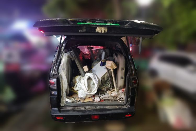 Used FORTHING Lingzhi 2013 M3 1.6L 7-seat Standard Model Trunk