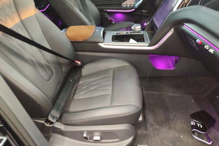 Used Hongqi HS7 PHEV 2024 2.0T PHEV Two-Wheel Drive Flagship Edition 6 Seats