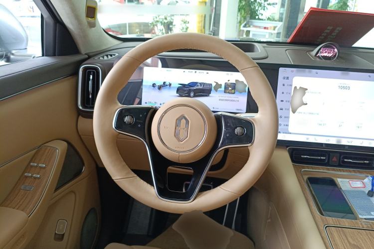 Used Hima AITO M8 2025 Extended-Range Max+ Version 53.4 kWh 5-Seater Edition Steering Wheel