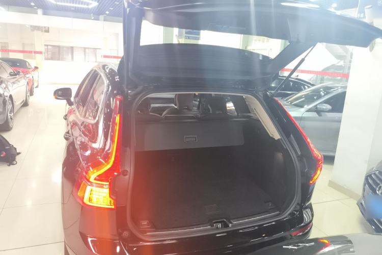 Used Volvo XC60 2019 T5 4x4 Smart Edition China VI Standard