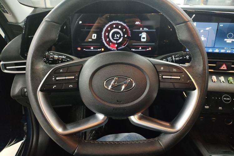 Used Hyundai Elantra 2022 1.5L CVT LUX Prestige Edition Steering Wheel