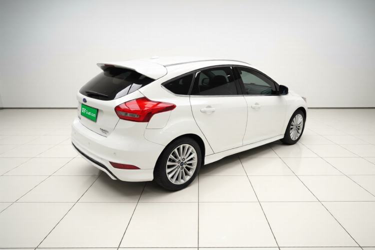 Used Ford Focus 2018 Hatchback Classic EcoBoost 180 Automatic Sport Edition Exterior 5