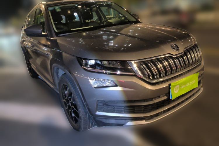Used Skoda Kodiaq 2019 Facelifted TSI330 7-Seater Two-Wheel-Drive Luxury Enjoyment Edition China VI Standard Front Right 45 Deg