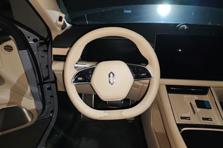 Used Hima AITO M5 2025 All-Electric Ultra Rear-Wheel-Drive Version Steering Wheel