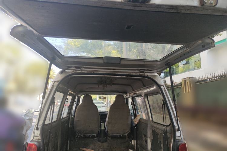 Used Wuling Zhiguang 2015 1.2L Practical LS-I Model Trunk