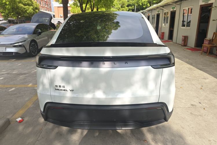 Used Tesla Model Y L 2025 Model Long-Range All-Wheel-Drive Version
