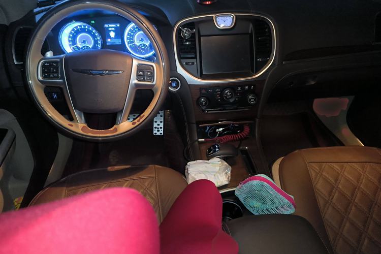 Used Chrysler 300C 2013 3.6L Premium Edition