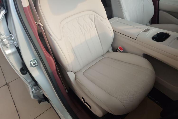 Used Dongfeng Aeolus L8 2025 Model 185KM Dream Edition Right Front Seat