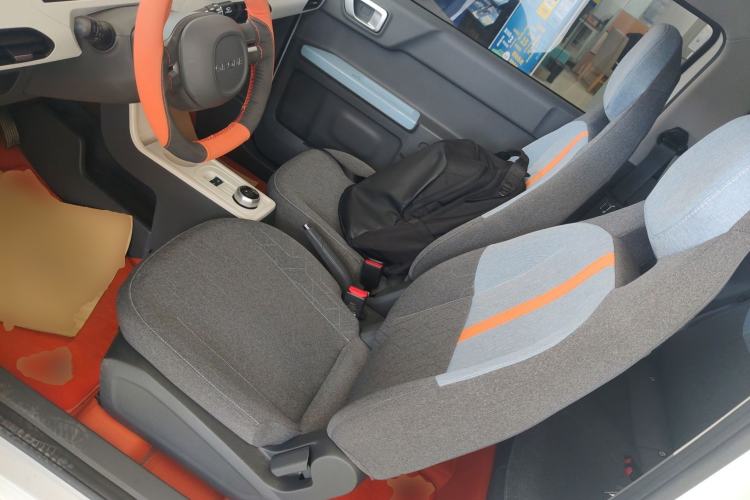 Used Geely Galaxy Panda 2024 Panda Mini 200km Endurance Bear Left Rear Seat