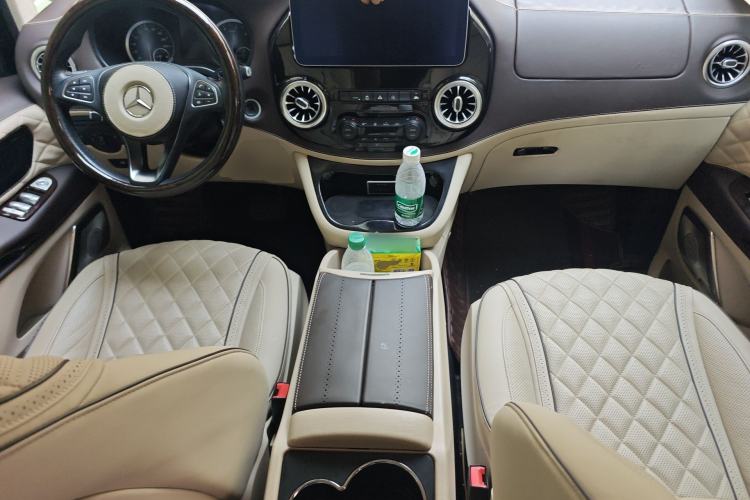 Used Mercedes-Benz Vito 2020 2.0T Elite Version 7 Seats Center Console