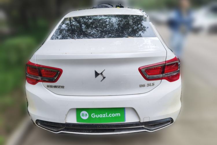 Used DS 5LS 2014 1.8L automatic Comfort version VTi140