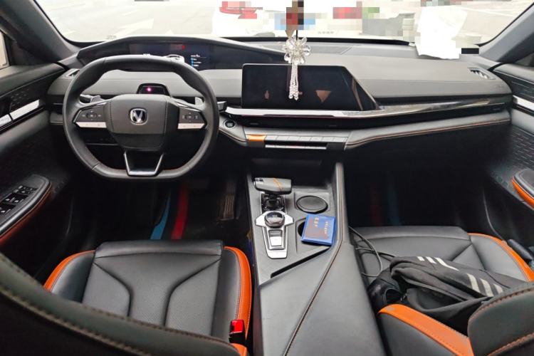 Used CHANGAN UNI-V 2023 1.5T Premium Model Center Console