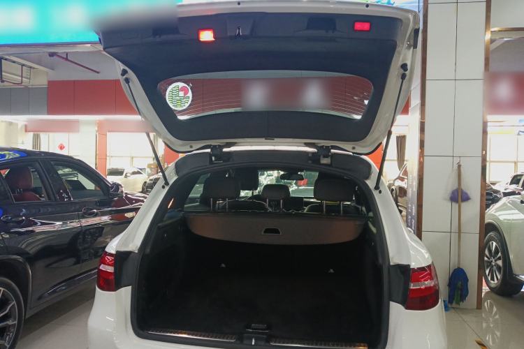 Used Mercedes-Benz GLC 2018 GLC 260 4MATIC Dynamic Edition Trunk