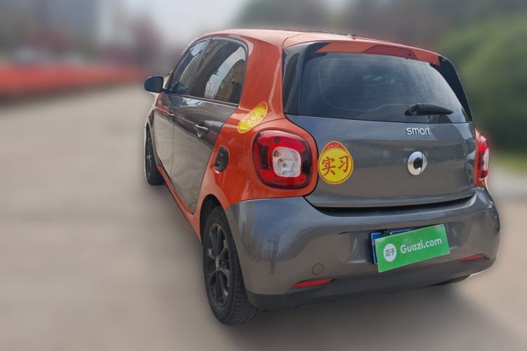 Used smart forfour 2016 1.0L 52 kW Dynamic Edition
