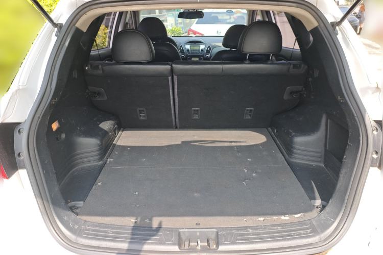 Used Hyundai ix35 2015 2.0L Automatic 2WD Smart Version China V Standard Trunk