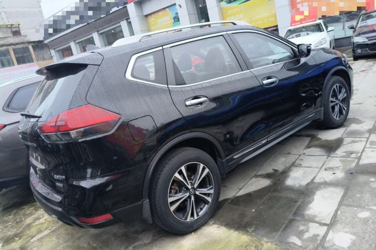 Used Nissan X-Trail 2017 2.5L CVT Leading Edition 4WD
