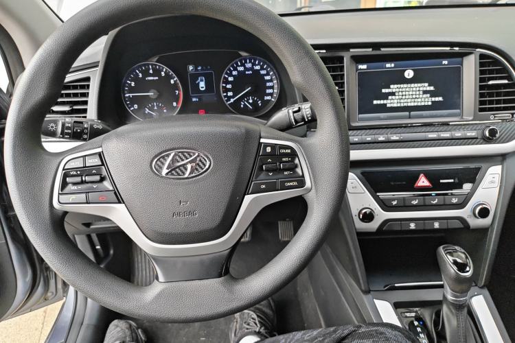 Used Hyundai Elantra (6th Generation / Lingdong) 2016 1.6L Automatic ZhiXuan – Elite Version Center Console