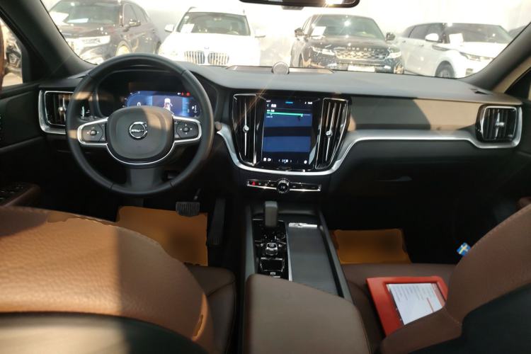 Used Volvo S60 2023 B4 Zhiyi Luxury Edition