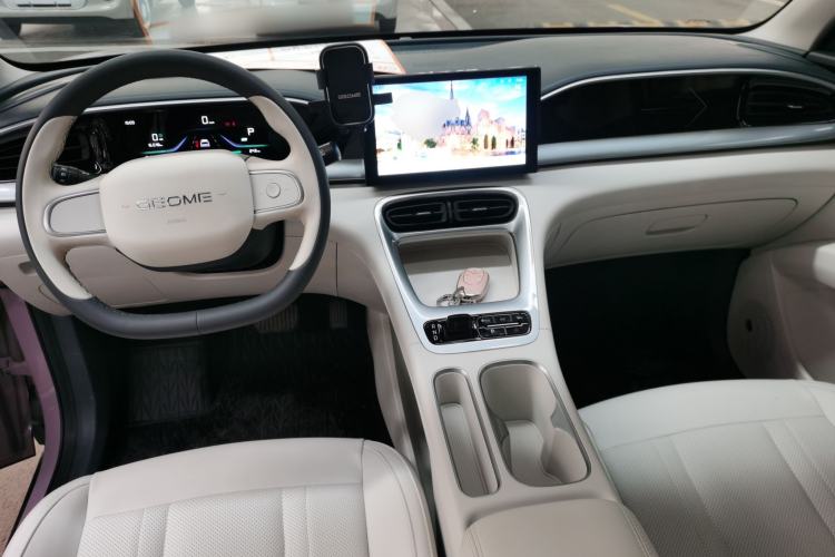 Used Geely Galaxy Geome 2025 410 km Free Version