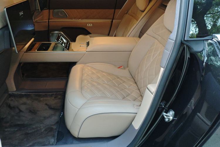 Used Nio ET9 2025 100kWh Signature Edition
