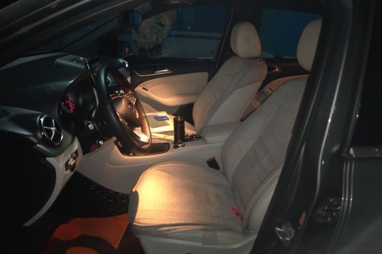 Used Mercedes-Benz B-Class 2015 B 200 Fashion Model Left Front Seat