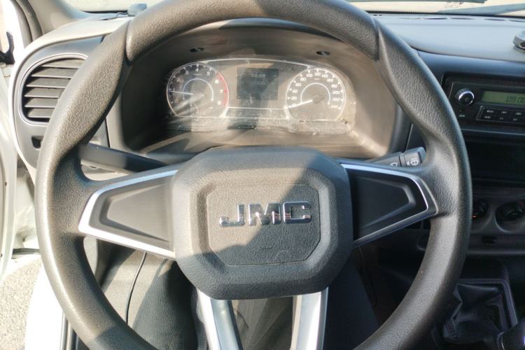 Used JMC Transit 2019 2.8T Commercial Version Short Wheelbase Mid-Roof 3-Seater China VI Standard JX493