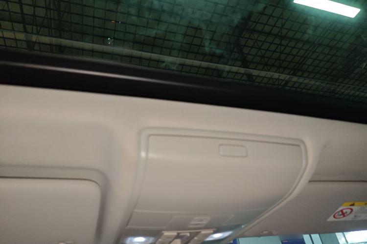 Used Volkswagen Tiguan L 2019 330TSI Automatic Two-Wheel Drive Smart Luxury Version China VI Standard
