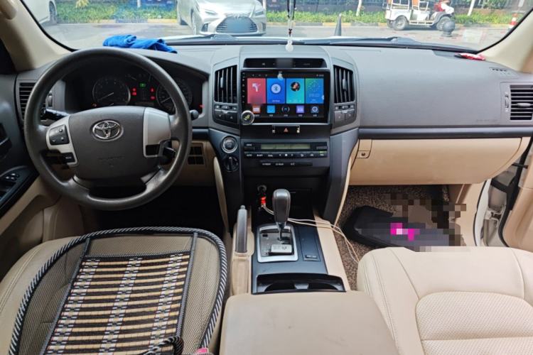 Used Toyota Land Cruiser 2012 4.0L Automatic GX-R Center Console