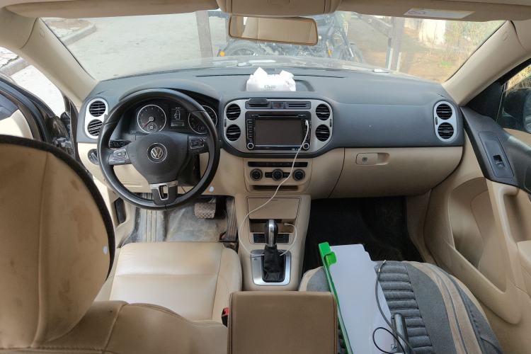 Used Volkswagen Tiguan 2015 1.8TSI Automatic Two-Wheel Drive Comfort Edition Center Console