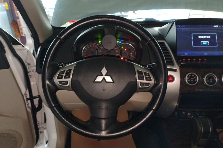 Used Mitsubishi Pajero Sport 2013 3.0L Automatic Two-Wheel Drive Luxury Edition