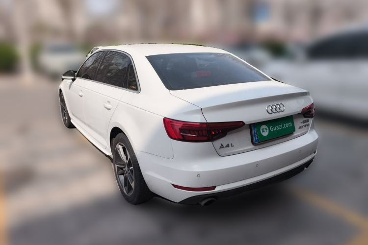 Used Audi A4L 2017 40 TFSI Ambition Edition
