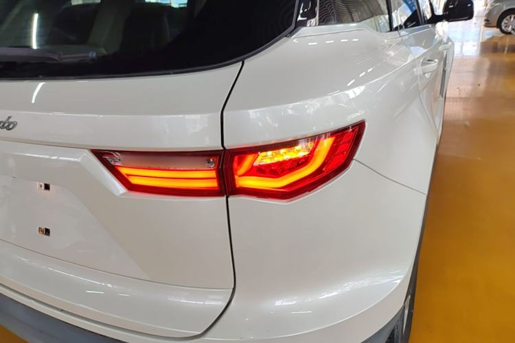 Used Zotye T700 2017 1.8T Dual-Clutch Luxury Model
