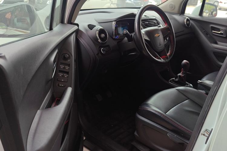 Used Chevrolet Trax 2016 1.4T Manual Two-Wheel Drive Comfort Version with Sunroof