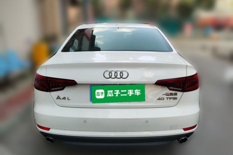 Used Audi A4L 2017 40 TFSI Ambition Edition
