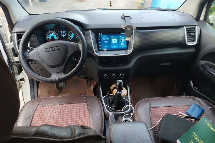 Used Jinbei Gold Hiace 2023 1.5L Passenger Vehicle Engineering Lion 5/6/7 Seater Center Console