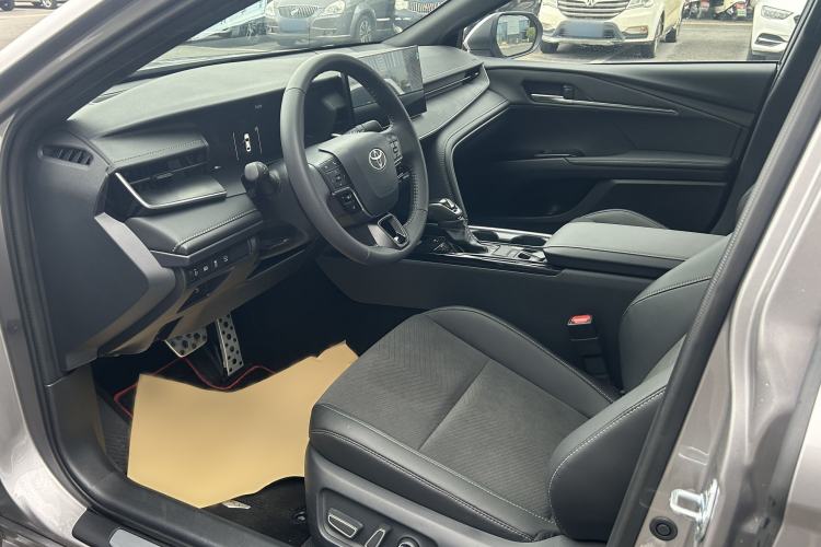 Used Toyota Camry 2026 Model Dual-Engine 2.0HXS Sport Plus Edition
