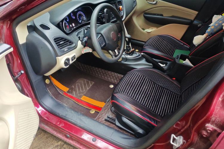 Used Fiat Viaggio 2012 1.4T Automatic Enjoyment Edition Left Front Seat