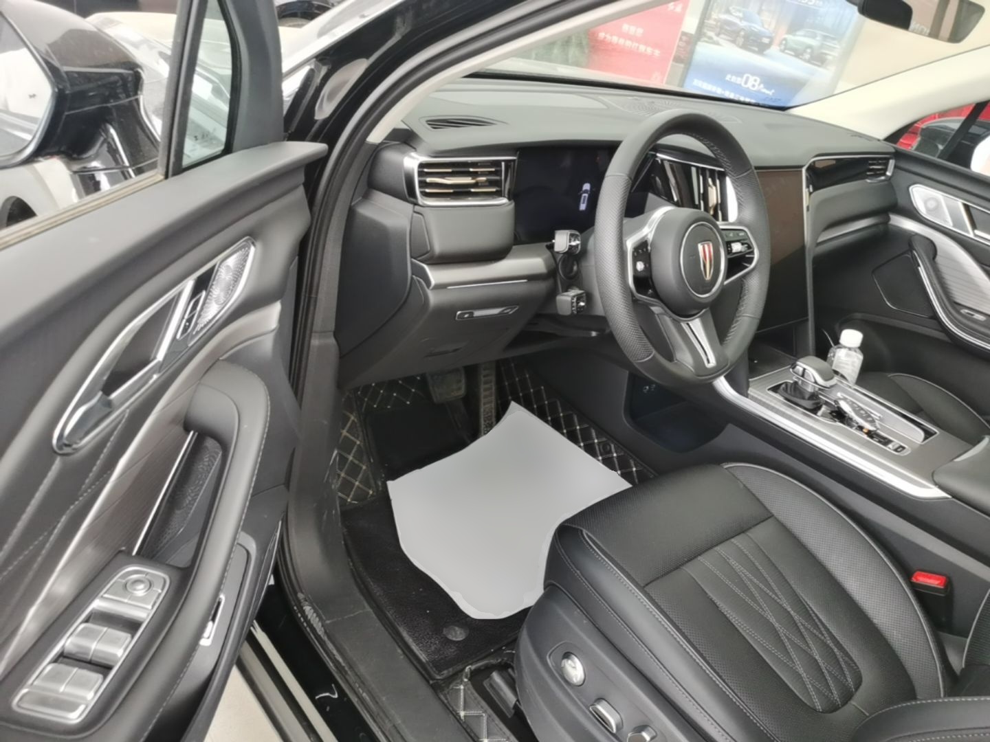 Hongqi HS7 PHEV 2024 2.0T PHEV Four-Wheel Drive Flagship Edition 6 Seats — снимка 18
