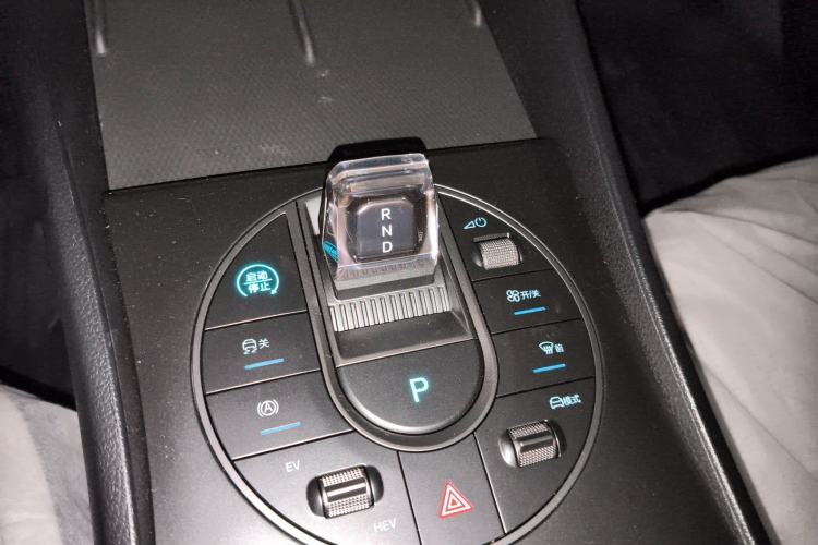 Used BYD Seal 05 DM-i 2025 DM-i Smart Drive 55KM Luxury Model Gear Lever