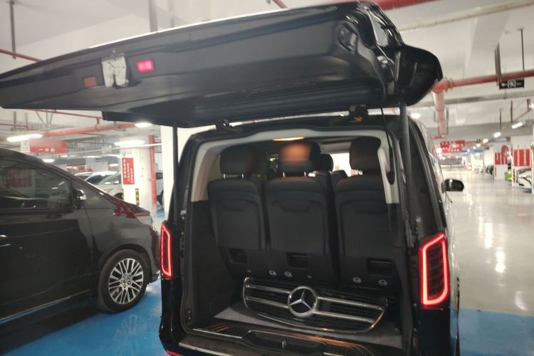 Used Mercedes-Benz V-Class 2018 V 260 Avantgarde Edition China VI
