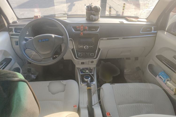 Used Sunlong DST 5 2021 All-Electric Van with 41.86 kWh Center Console