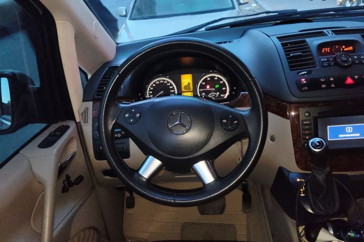 Used Mercedes-Benz Viano 2013 3.0L Navigator Edition