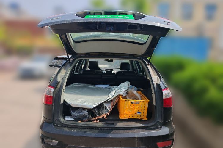 Used BYD S6 2014 1.5TI Manual Luxury 5-Seater Trunk