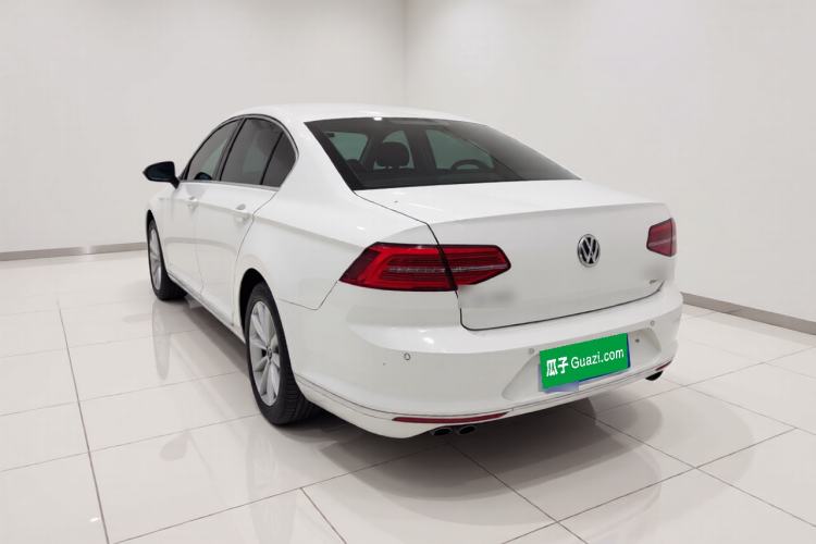 Used Volkswagen Magotan 2018 330TSI DSG Advanced Model
