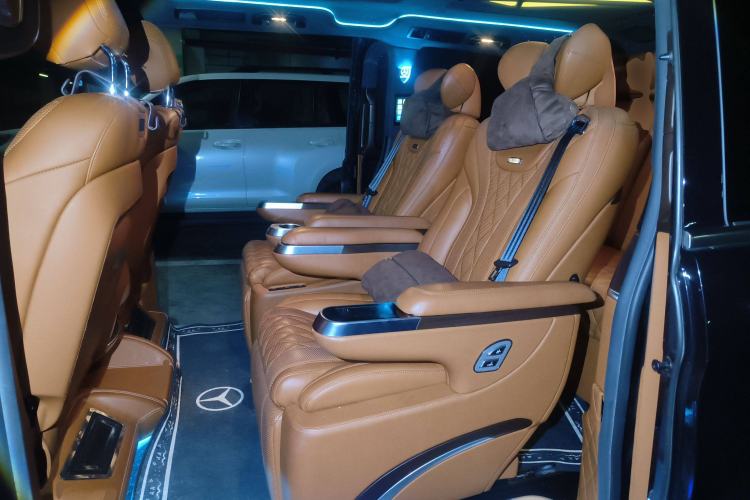 Used Mercedes-Benz V-Class 2020 V 260 Avantgarde Edition Left Rear Seat